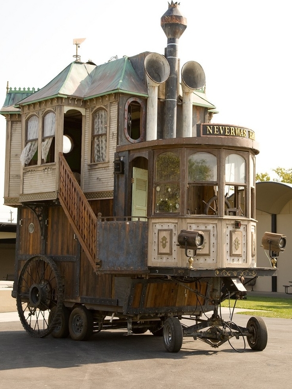 Image for: Neverwas Haul, A Steampunk Victorian-Era House On Wheels 