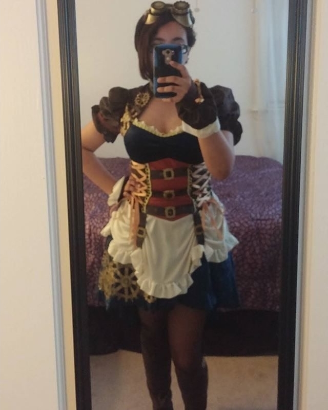 Image for: Steampunk cosplay selfie