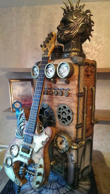 Image for: The most awesome steampunk cake ever?